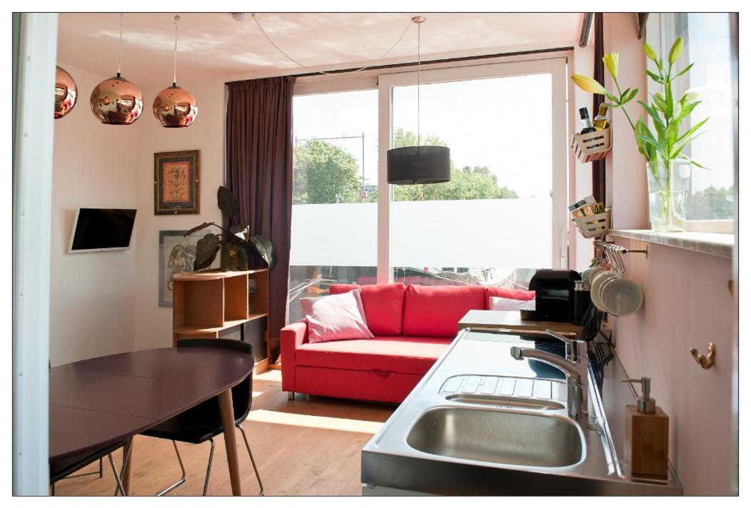 Private Guesthouse Bnb The Waterhouse Houseboat Amsterdam Exterior photo